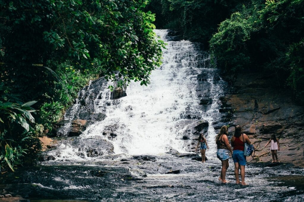 waterfall hikes in oahu