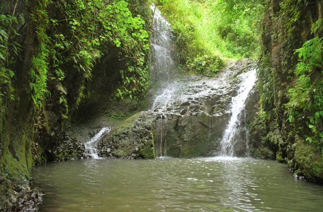 best waterfalls in oahu
